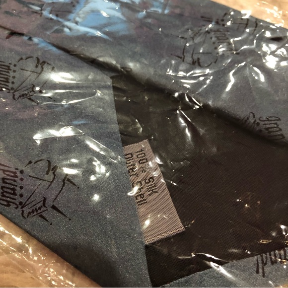 Silk Chesbro Music Company Grand Piano  music tie - Picture 4 of 5